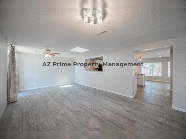 Building Photo - 1808 W Thomas Rd