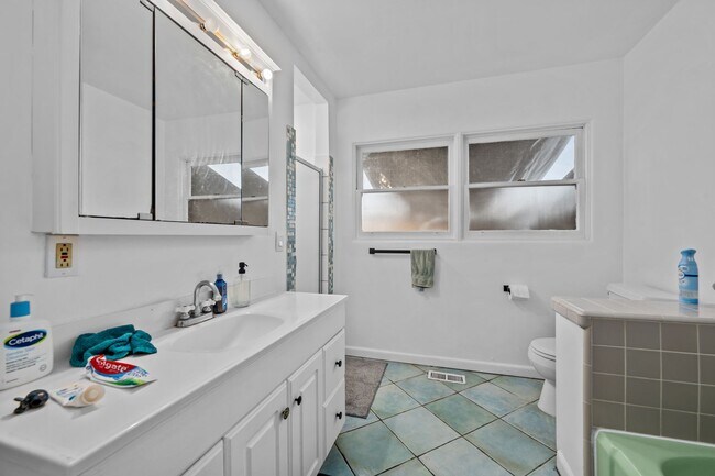 Building Photo - 4927 63rd St