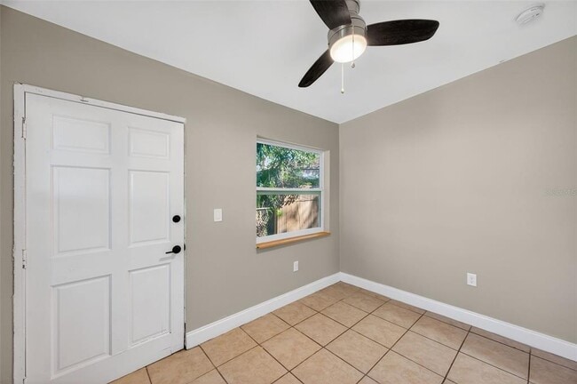 Building Photo - 2245 17th Ave S