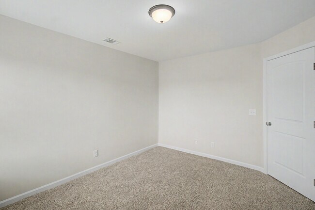 Building Photo - 319 Herty Ln