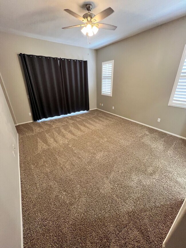 Building Photo - 3 bedroom SINGLE STORY home in Winchester on HUGE corner lot