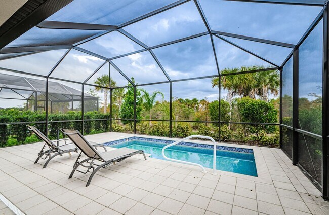 Building Photo - Beautiful Pool home in Starkey Ranch avail...