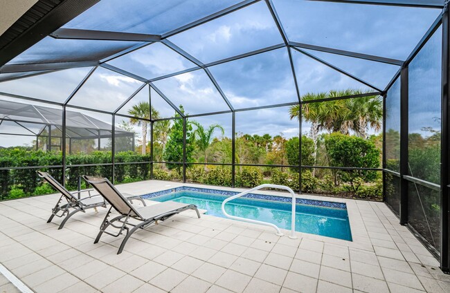 Building Photo - Beautiful Pool home in Starkey Ranch