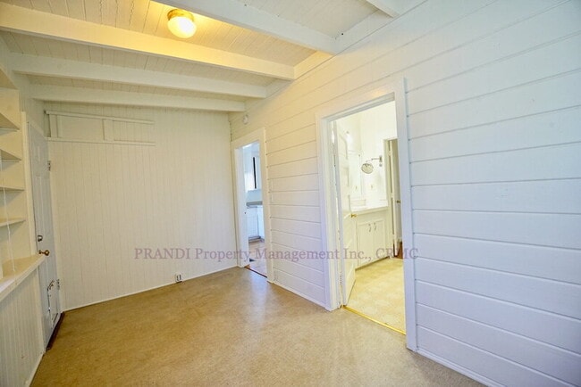 Building Photo - 106 Redwood Ave