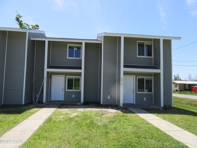 Building Photo - 2912 Sequoia Ave