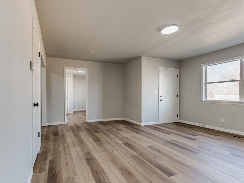 Building Photo - 1156 SE 19th Terrace