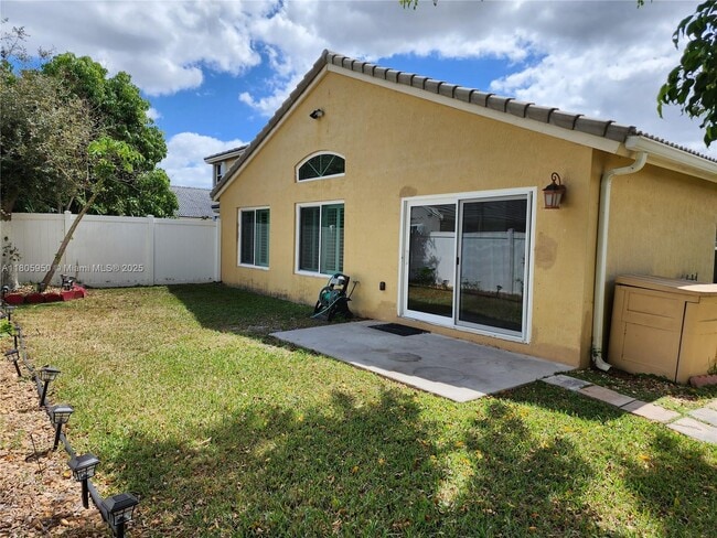 Building Photo - 9871 Red Heart Ln