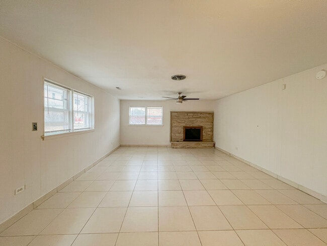 Building Photo - 4716 Thatcher Ave