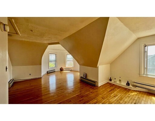 Building Photo - 92 Elm Ave