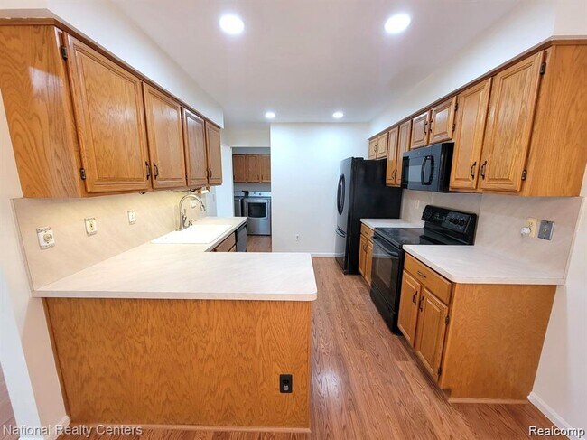 Building Photo - 37485 Stonegate Cir