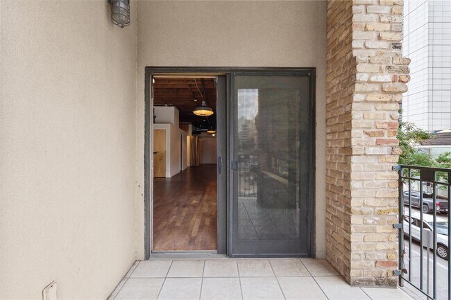 Building Photo - 411 Brazos St