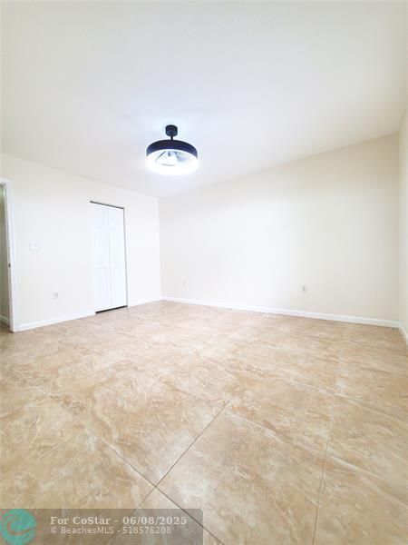 Building Photo - 11527 Royal Palm Blvd