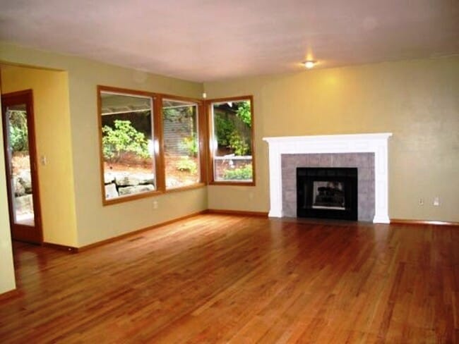 Building Photo - 7916 119th Ct SE