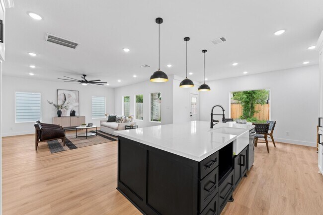 Building Photo - 514 Melbourne St