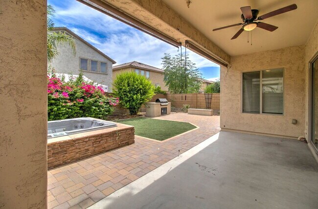 Building Photo - 2143 W Marconi Ave