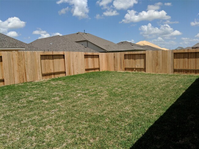 Building Photo - 5211 Ivory Glass Dr