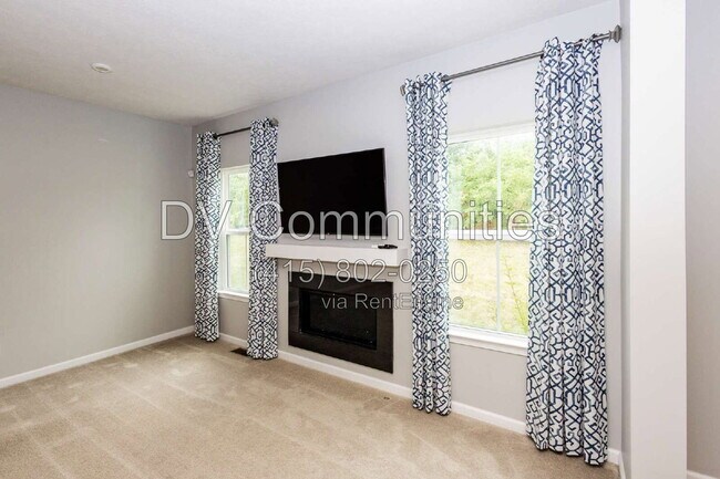 Building Photo - 7226 Hillsview Dr