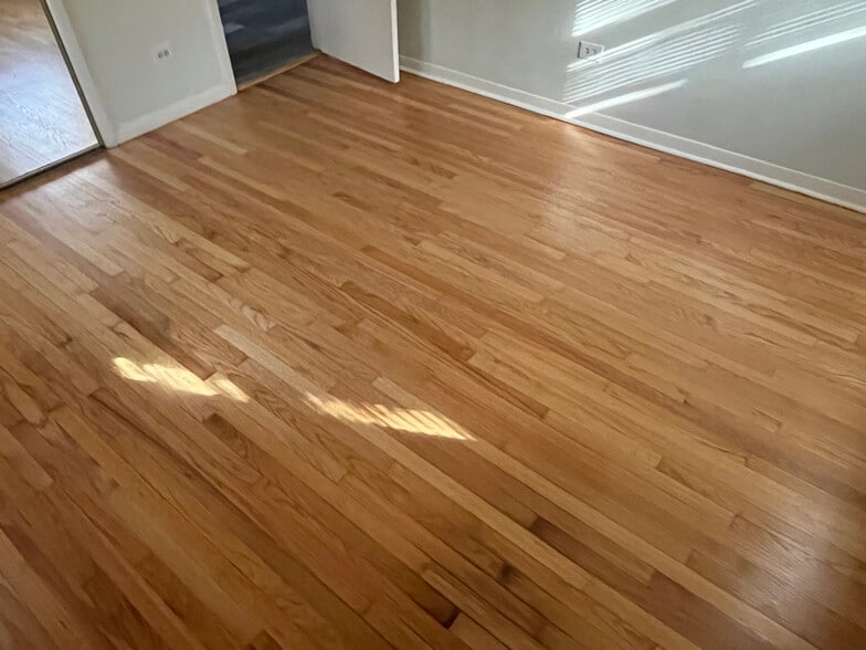 Building Photo - 2435 W 123rd St