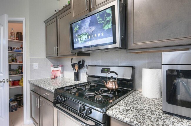 Building Photo - 5555 Casa Martin Dr