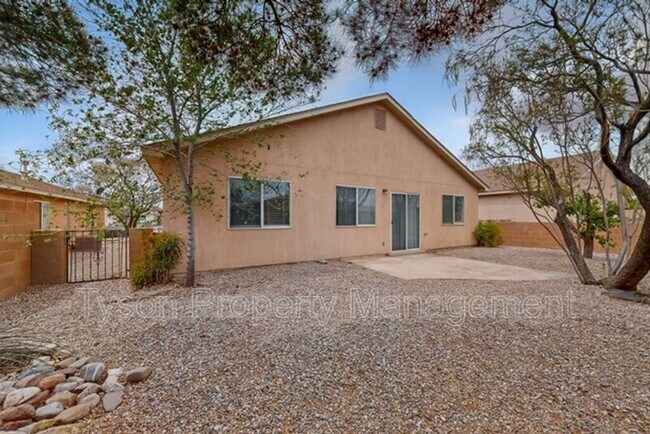 Building Photo - 908 Bursum Ln SE