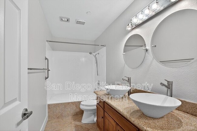 Building Photo - 750 State St