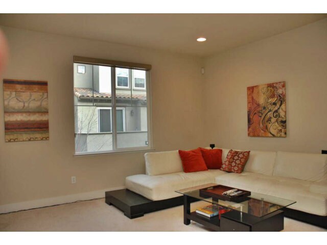 Building Photo - 66 Muller Pl