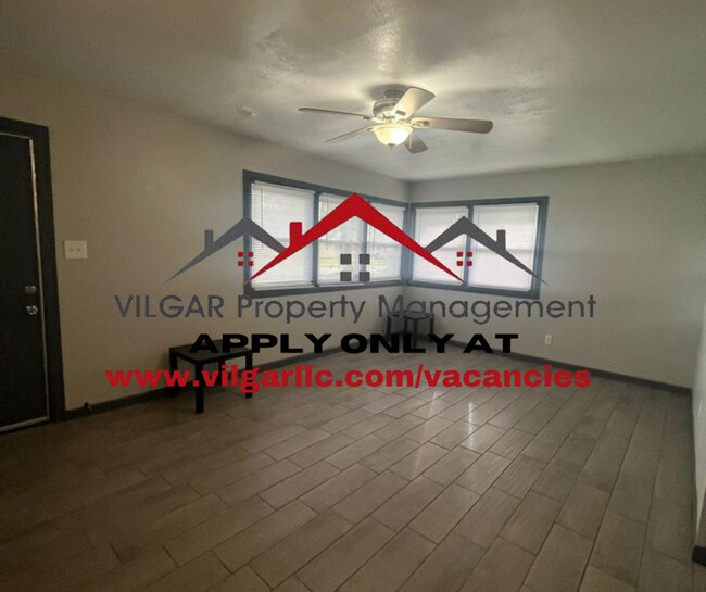 Building Photo - BEAUTIFUL 3 bedroom, 1 bath house in Gary ...