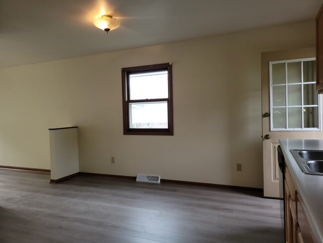 Building Photo - 5028 46th Ave
