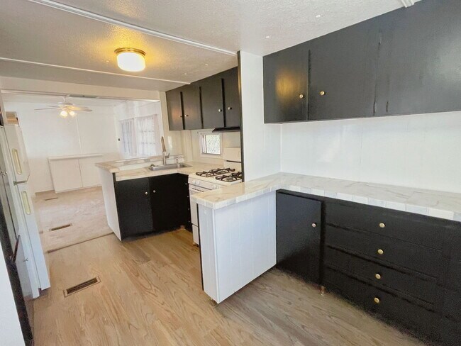 Building Photo - 5709 W Rocking Cir St