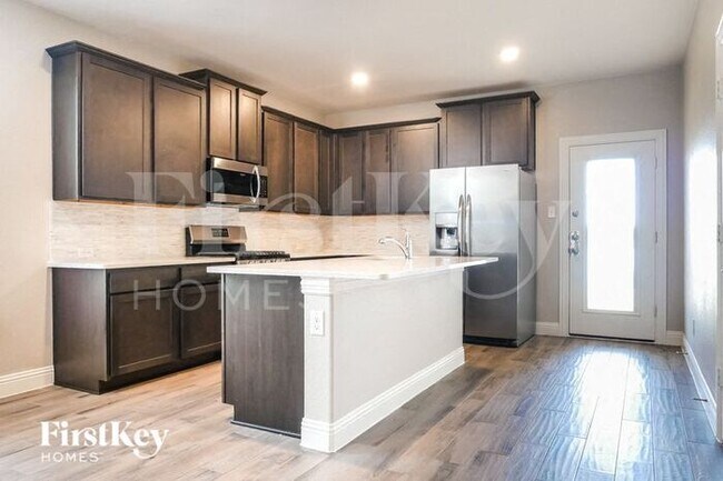 Building Photo - 2504 Cerro Ranch Rd