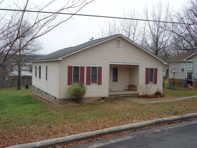 Building Photo - 1240 Louise Ave