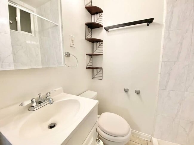 Building Photo - 0.0 bedroom in Los Angeles California 90033