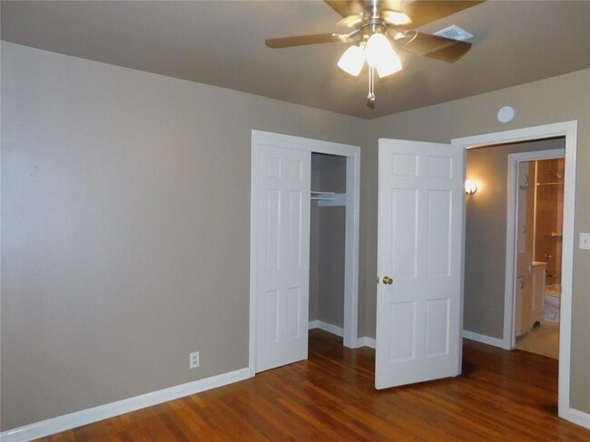 Building Photo - 1400 Berkshire Dr