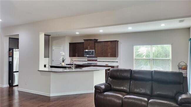 Building Photo - 5295 Rustic Ct