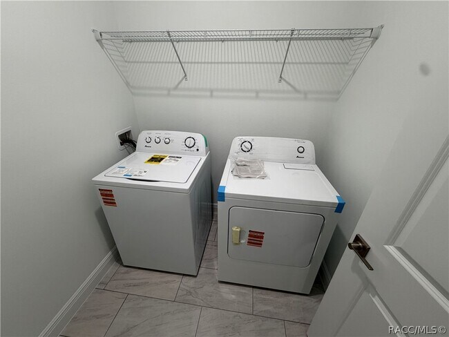 Building Photo - 8587 N Spikes Way