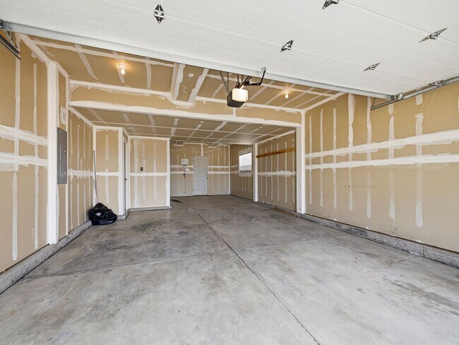 Building Photo - 527 Stoney Brook Rd