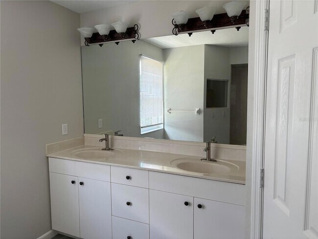 Building Photo - 4272 Pandora Rd
