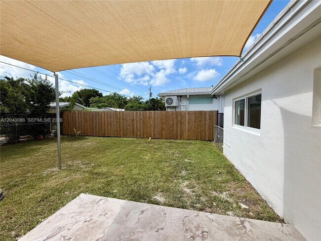 Building Photo - 8235 SW 62nd Pl
