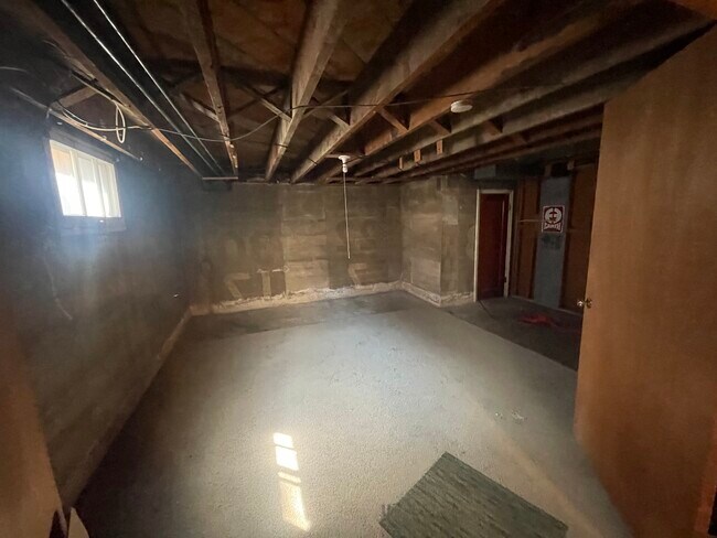 Building Photo - 128 W Paxton Avenue