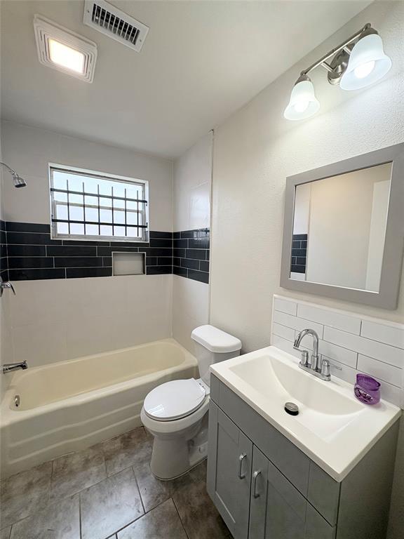 Building Photo - 3802 Westhampton Dr