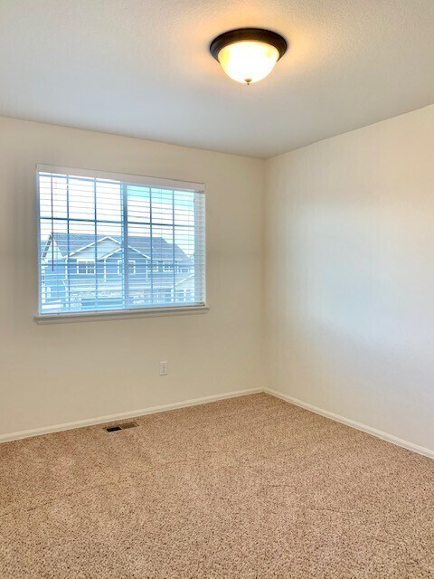 Building Photo - Spacious 3 Bedroom Home in Heron Pointe Subdivision in South Loveland/Berthoud!