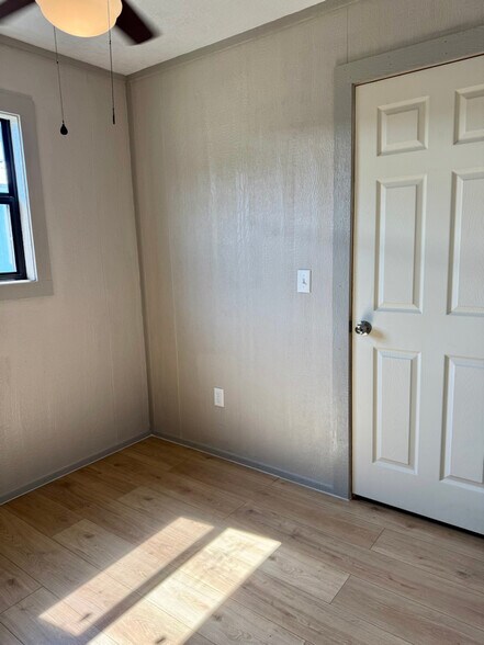 Building Photo - 118 Lighthouse LP