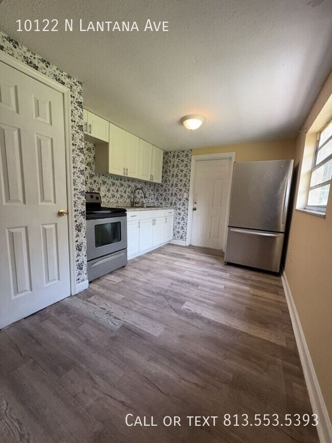 Building Photo - 10122 N Lantana Ave