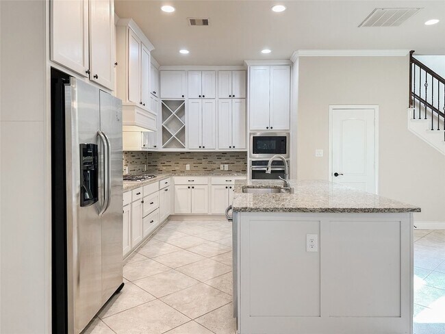 Building Photo - 23 Jonquil Pl