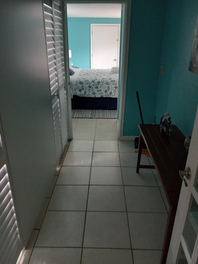 Building Photo - 4220 37th Ave N