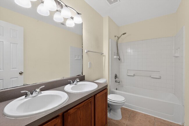 Building Photo - 20114 Larkspur Landing