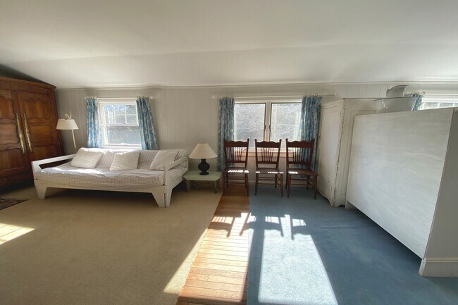 Building Photo - 166 Hog Creek Rd