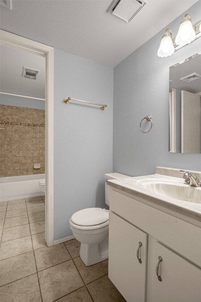 Building Photo - 3300 Pebblebrook Dr