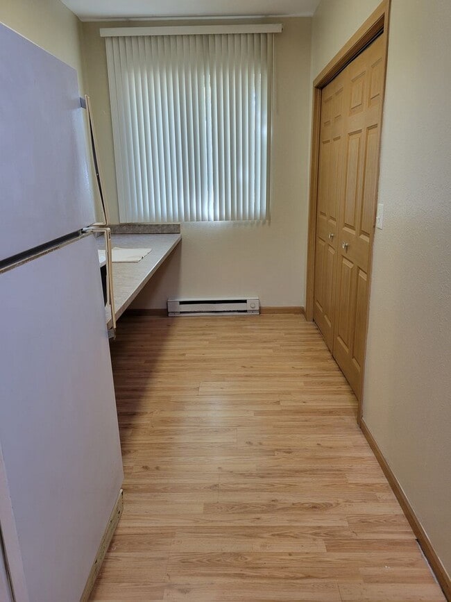 Building Photo - 5 Bedroom Duplex Unit