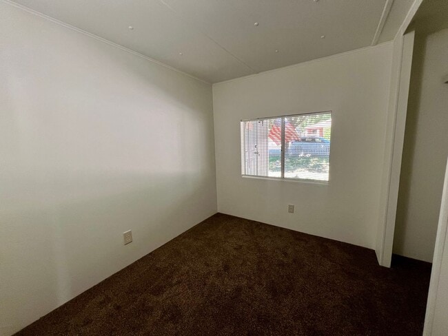 Building Photo - Unfurnished, 1-Year Long-Term Rental